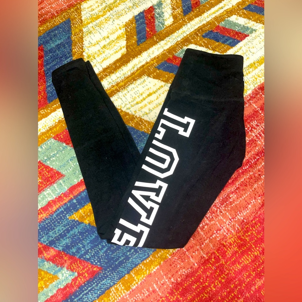 NWOT- PINK Leggings
